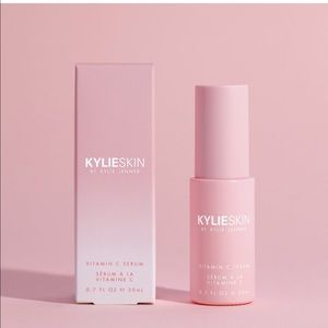 KYLIESKIN Vitamin C Serum